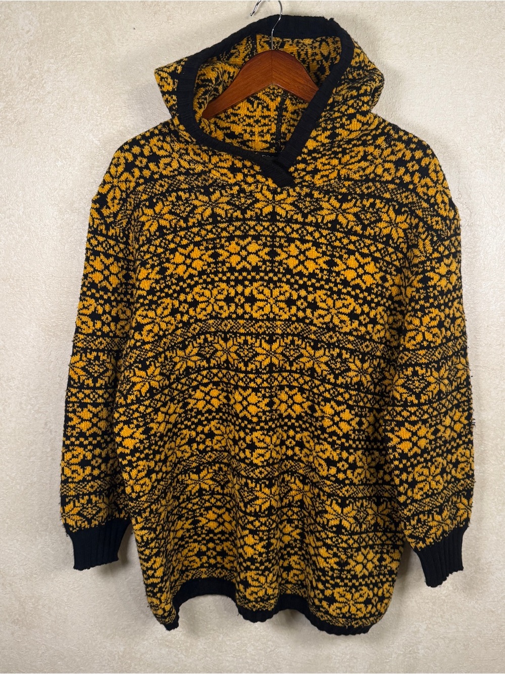 Escada Sport Vintage Wool Blend Chenille Yellow Black Snow Flake sweater large